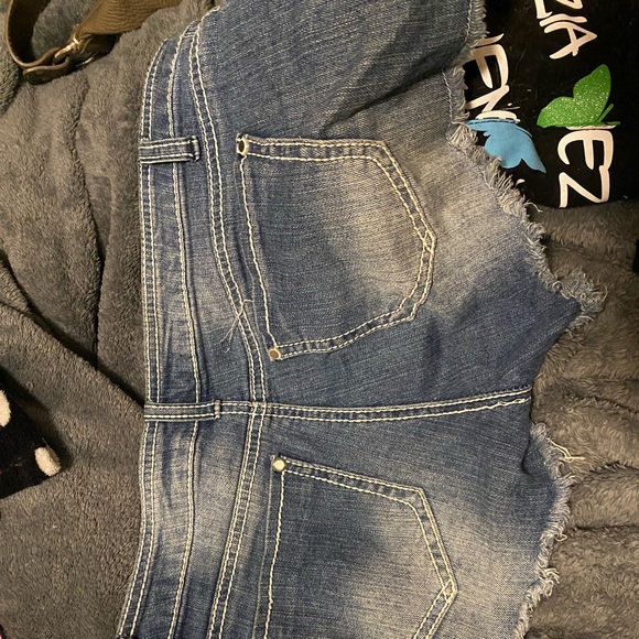 Shorts - Picture 2 of 2